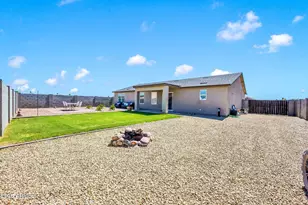 13615 S Silent Rd, Arizona City, AZ 85123 - Photo 19