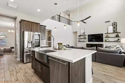 213 E Balao Drive, Phoenix, AZ 85085 - Photo 17