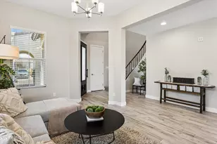 213 E Balao Dr, Phoenix, AZ 85085 - Photo 9