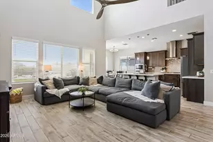 213 E Balao Dr, Phoenix, AZ 85085 - Photo 11