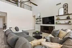 213 E Balao Dr, Phoenix, AZ 85085 - Photo 13
