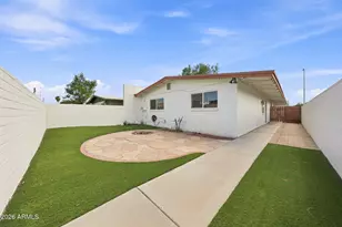 410 W Laguna Dr, Tempe, AZ 85282 - Photo 5