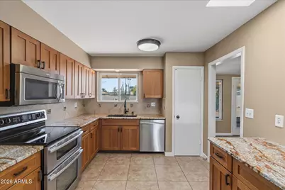 10317 W Floriade Drive, Sun City, AZ 85351 - Photo 9