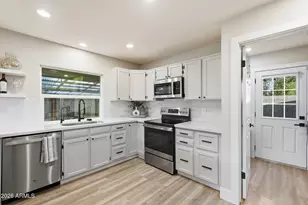 15233 N 51st St, Scottsdale, AZ 85254 - Photo 9