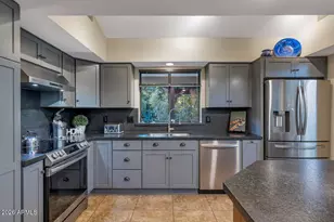 11039 North 11th St, Phoenix, AZ 85020 - Photo 7