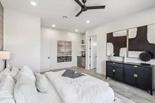 377 E Windsor Ave, Phoenix, AZ 85004 - Photo 11