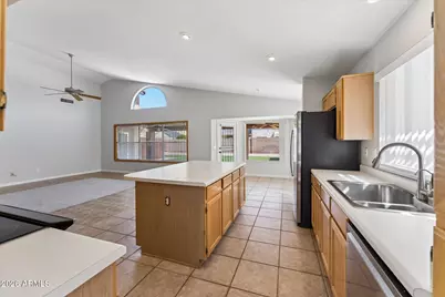 652 W Mendoza Avenue, Mesa, AZ 85210 - Photo 11