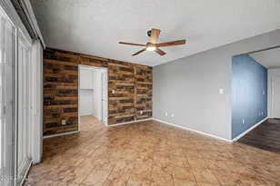 10433 W Laurie Ln, Peoria, AZ 85345 - Photo 9