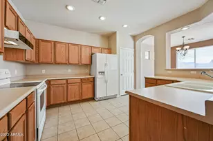 1525 W St Kateri Dr, Phoenix, AZ 85041 - Photo 11