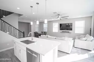 21016 N 58th Way, Phoenix, AZ 85054 - Photo 7