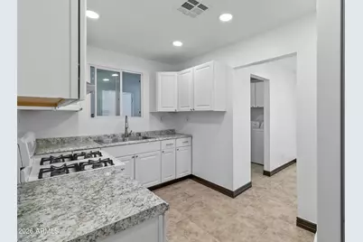 4301 N 15th Drive, Phoenix, AZ 85015 - Photo 9