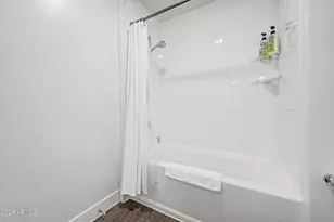 7300 E Earll Dr, Scottsdale, AZ 85251 - Photo 27