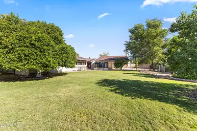 2047 W Cambridge Avenue, Phoenix, AZ 85009 - Photo 41