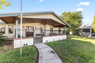 2047 W Cambridge Ave, Phoenix, AZ 85009 - Photo 13