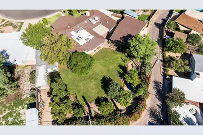 2047 W Cambridge Avenue, Phoenix, AZ 85009 - Photo 1