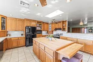 2047 W Cambridge Ave, Phoenix, AZ 85009 - Photo 9