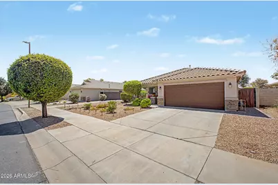 15777 W Latham Street, Goodyear, AZ 85338 - Photo 3