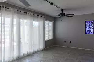 10020 W Royal Oak Rd, Sun City, AZ 85351 - Photo 7
