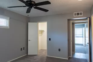 10020 W Royal Oak Rd, Sun City, AZ 85351 - Photo 11