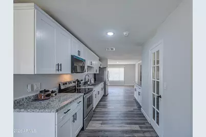 6853 N 36th Drive, Phoenix, AZ 85019 - Photo 11