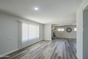 6853 N 36th Dr, Phoenix, AZ 85019 - Photo 7