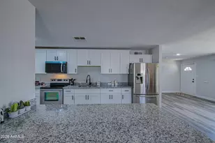 6853 N 36th Dr, Phoenix, AZ 85019 - Photo 15