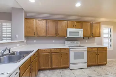 8319 W Whyman Avenue, Tolleson, AZ 85353 - Photo 7