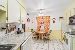 11129 W Jacaranda Dr, Sun City, AZ 85373 - Photo 9