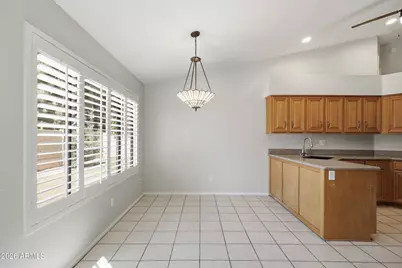 225 W Vera Lane, Tempe, AZ 85284 - Photo 9