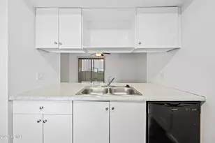 3065 N 67th Ave, Phoenix, AZ 85033 - Photo 11
