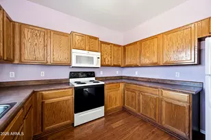 10950 W Royal Palm Rd, Peoria, AZ 85345 - Photo 9
