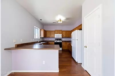 10950 W Royal Palm Road, Peoria, AZ 85345 - Photo 7