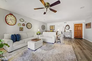 18883 N 91st Dr, Peoria, AZ 85382 - Photo 3