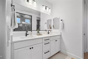 7512 West Odeum Ln, Phoenix, AZ 85043 - Photo 21