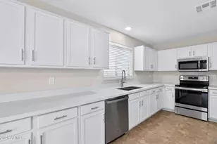 1715 E Branham Ln, Phoenix, AZ 85042 - Photo 3