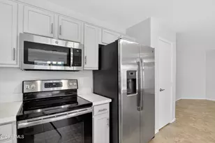 1715 E Branham Ln, Phoenix, AZ 85042 - Photo 7