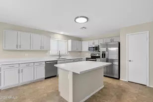 1715 E Branham Ln, Phoenix, AZ 85042 - Photo 5