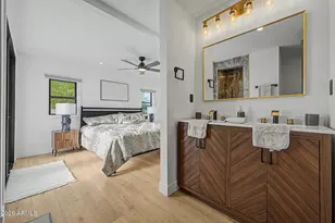 720 E Desert Ln, Phoenix, AZ 85042 - Photo 21