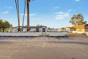 720 E Desert Ln, Phoenix, AZ 85042 - Photo 1