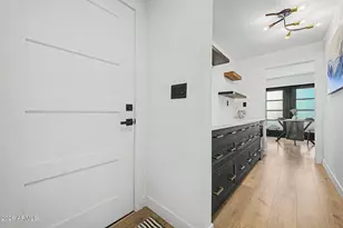 720 E Desert Ln, Phoenix, AZ 85042 - Photo 7
