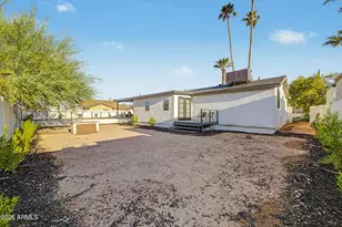 720 E Desert Ln, Phoenix, AZ 85042 - Photo 33