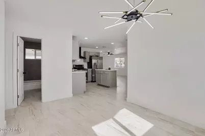 5703 W Sells Drive, Phoenix, AZ 85031 - Photo 7