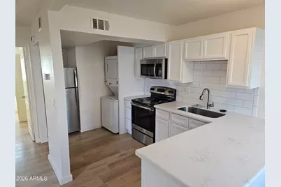 1330 E Highland Avenue #28A, Phoenix, AZ 85014 - Photo 3