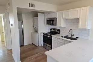 1330 E Highland Ave, Phoenix, AZ 85014 - Photo 3