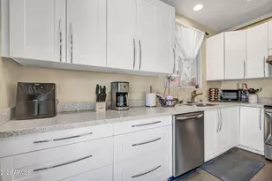 304 W Mountain Sage Dr, Phoenix, AZ 85045 - Photo 13