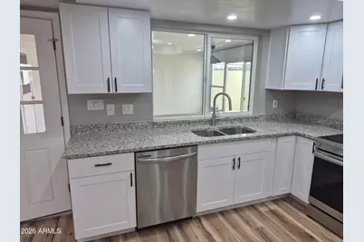 560 N Hobson Plaza, Mesa, AZ 85203 - Photo 11