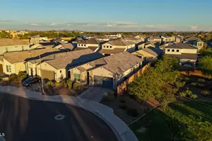 10227 W Salter Dr, Peoria, AZ 85382 - Photo 3