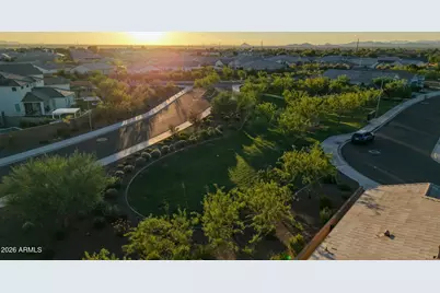 10227 W Salter Drive, Peoria, AZ 85382 - Photo 5