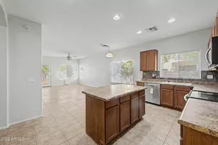 14566 W Watson Ln, Surprise, AZ 85379 - Photo 11