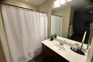 8009 W Beck Ln, Peoria, AZ 85382 - Photo 11